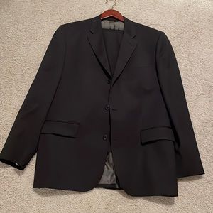 Banana Republic Mens Suit Jacket 44R and pants 36x32, navy with light pinstripe